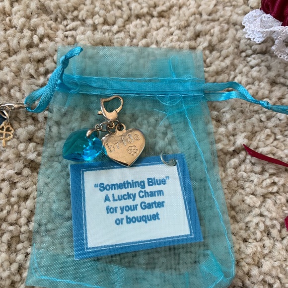 Wedding garter belts - Picture 3 of 6